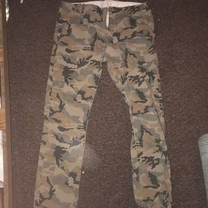 Levi’s camo chino - khaki pants. Comfortable